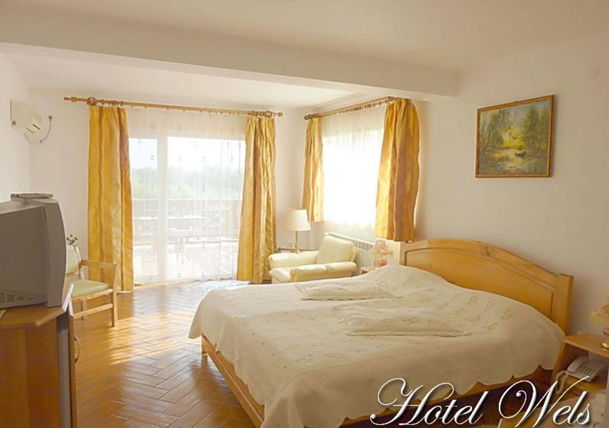 Hotel Wels Băltenii de Sus Exterior foto
